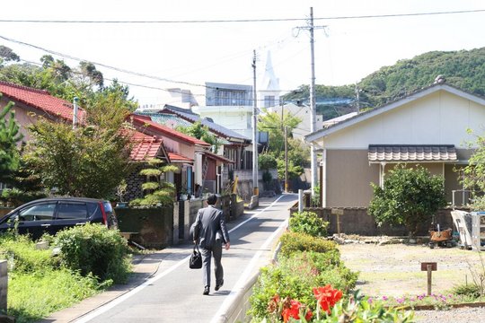 白い教会前の石段